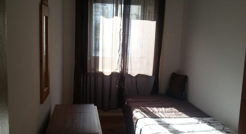 Chambre Simple avec Salle de Bains Commune